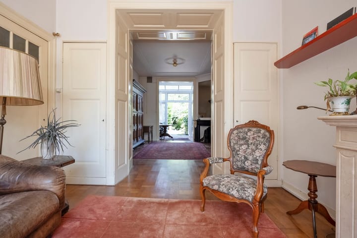 Photo 12 of Leeghwaterstraat 15