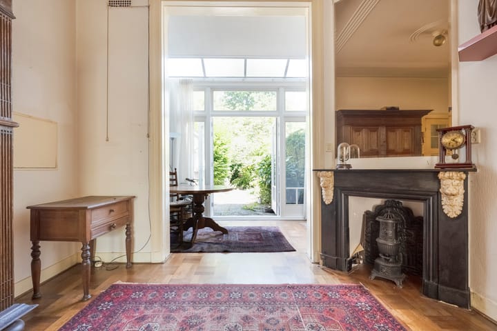 Photo 14 of Leeghwaterstraat 15