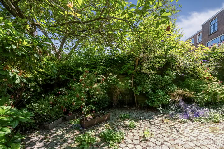 Photo 19 of Leeghwaterstraat 15