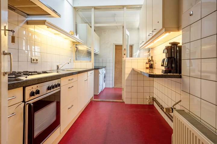 Photo 29 of Leeghwaterstraat 15