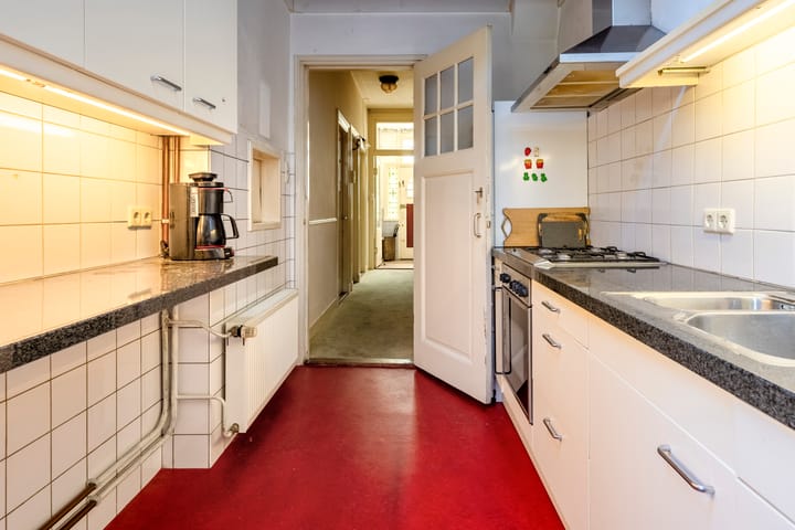 Photo 35 of Leeghwaterstraat 15