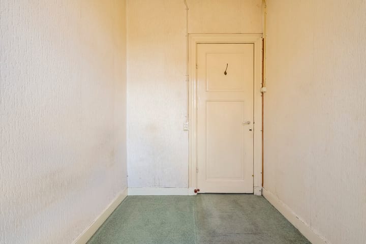 Photo 39 of Leeghwaterstraat 15