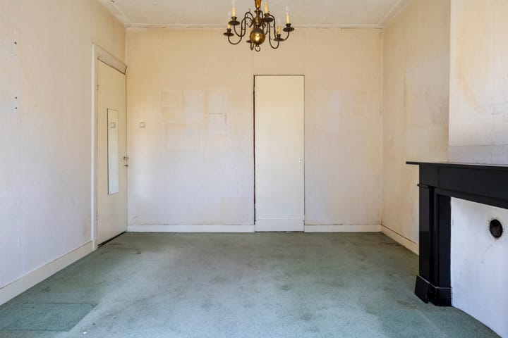 Photo 44 of Leeghwaterstraat 15