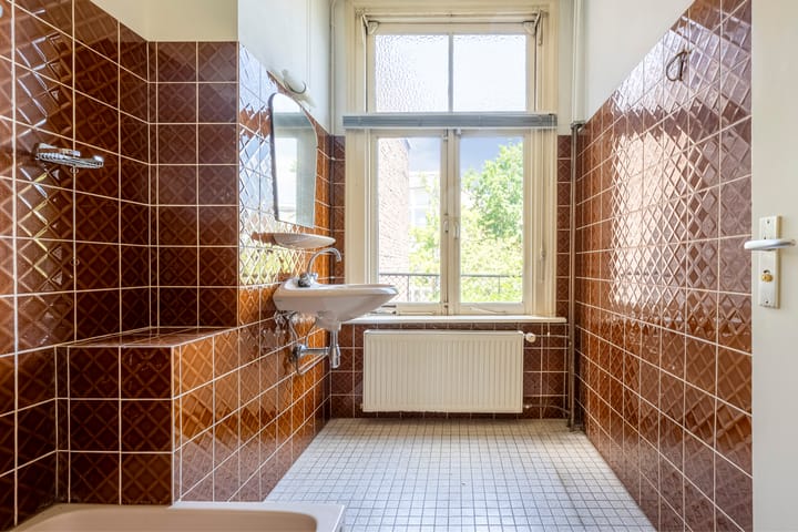 Photo 45 of Leeghwaterstraat 15