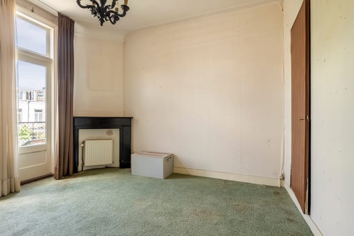 Photo 48 of Leeghwaterstraat 15