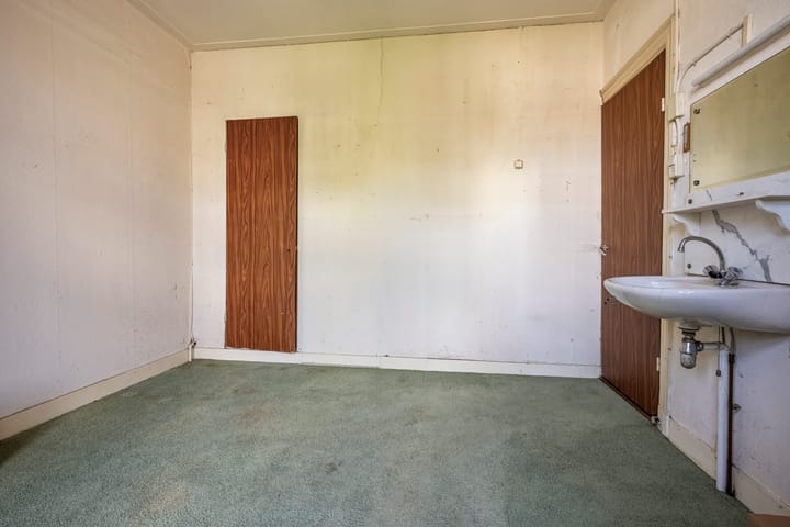 Photo 49 of Leeghwaterstraat 15