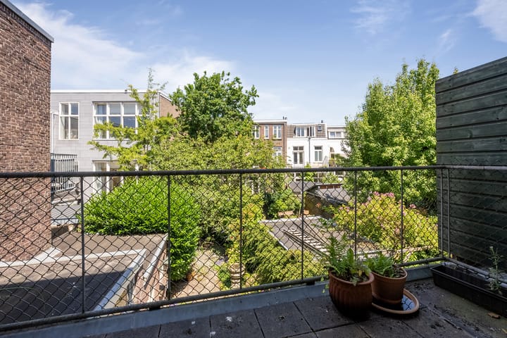 Photo 51 of Leeghwaterstraat 15