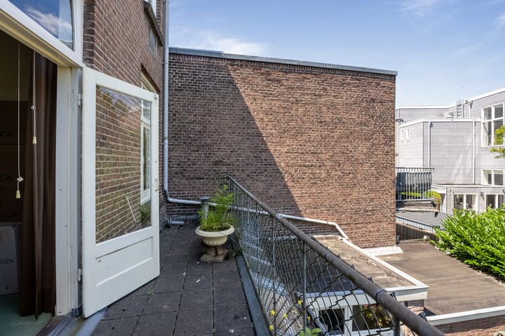 Photo 52 of Leeghwaterstraat 15