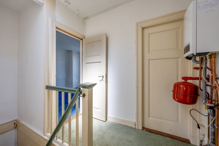 Photo 55 of Leeghwaterstraat 15