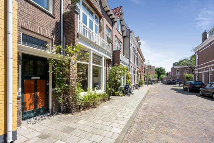 Photo 66 of Leeghwaterstraat 15