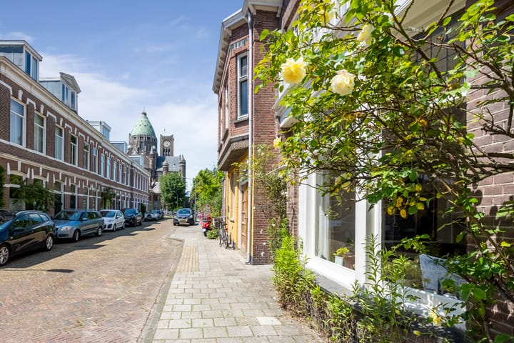 Photo 68 of Leeghwaterstraat 15