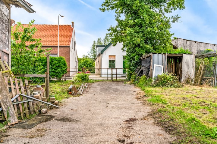 Bekijk foto 39 van Middenstraat 1