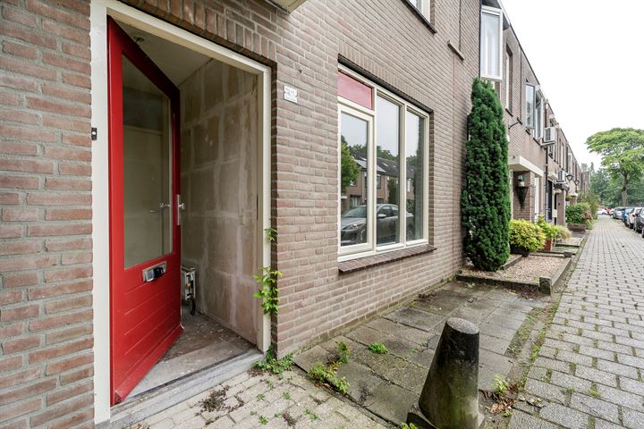 Bekijk foto 2 van Pieternel Koomansstraat 32