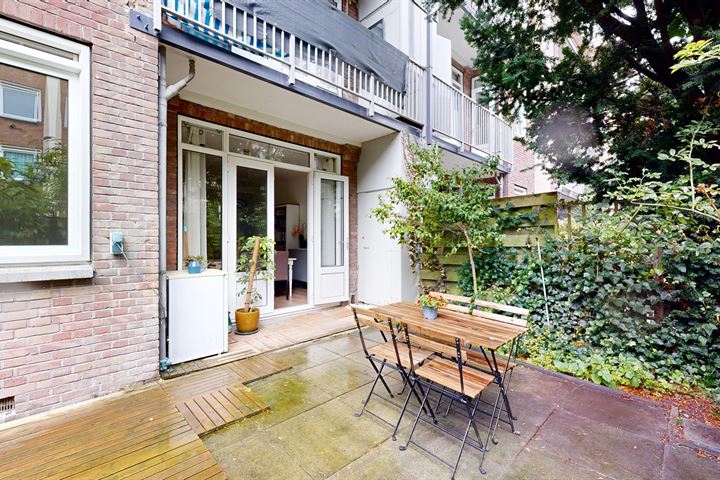 View photo 18 of Alblasstraat 35-H