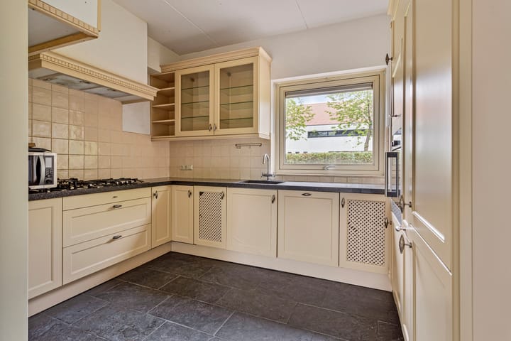 Foto 8 van John Grosmanstraat 6