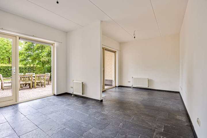 Foto 9 van John Grosmanstraat 6