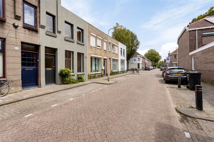 Bekijk foto 38 van Pironstraat 31