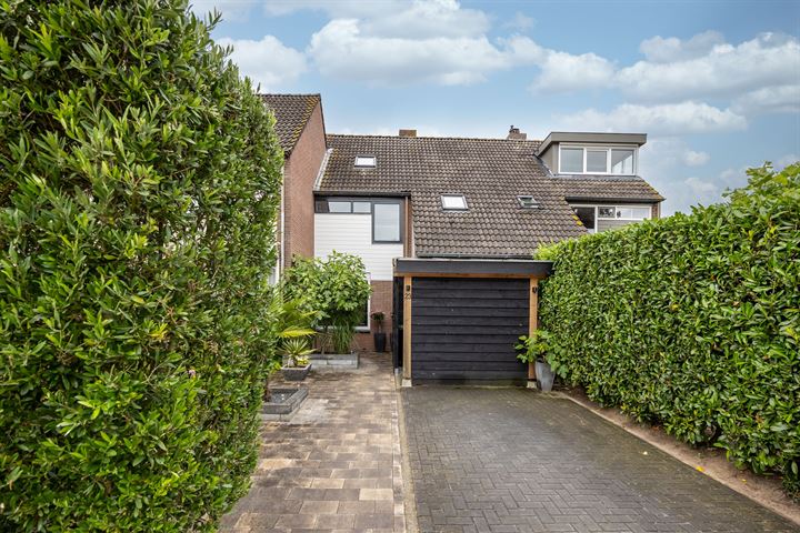 Bekijk foto 32 van Graaf Florisstraat 23