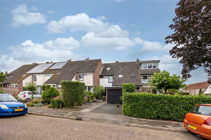 Bekijk foto 34 van Graaf Florisstraat 23