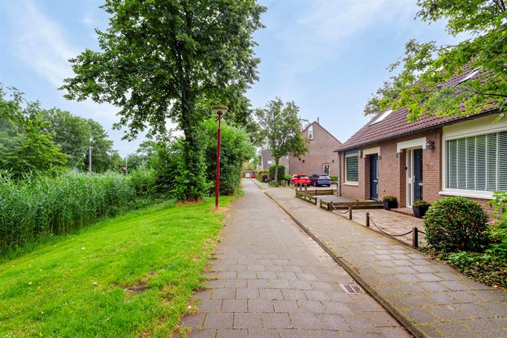 Bekijk foto 34 van Jachthoornpad 12