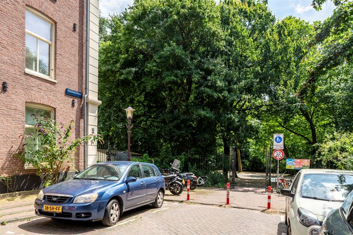 Bekijk foto 25 van Frederiksstraat 37-3