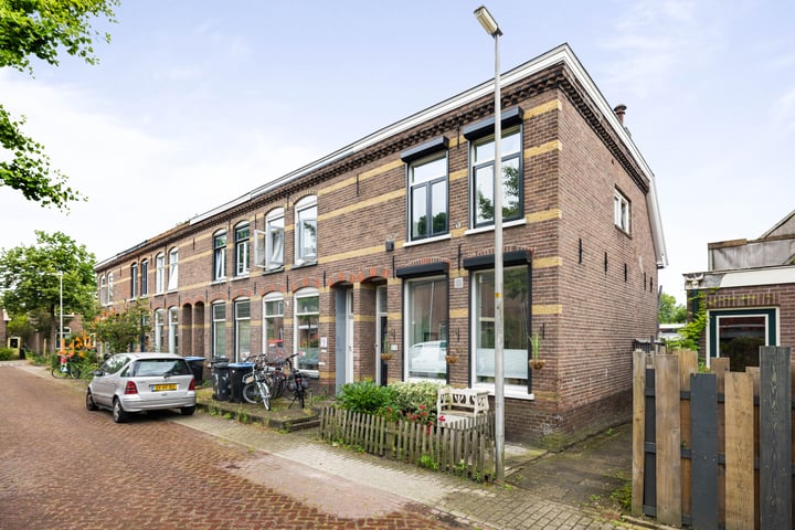 Bekijk foto 1 van Bessenstraat 11