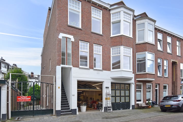 View photo 1 of Johan van Hoornstraat 41