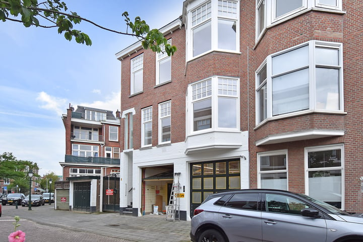 View photo 3 of Johan van Hoornstraat 41