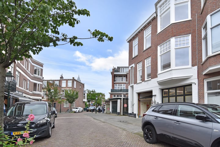 View photo 4 of Johan van Hoornstraat 41