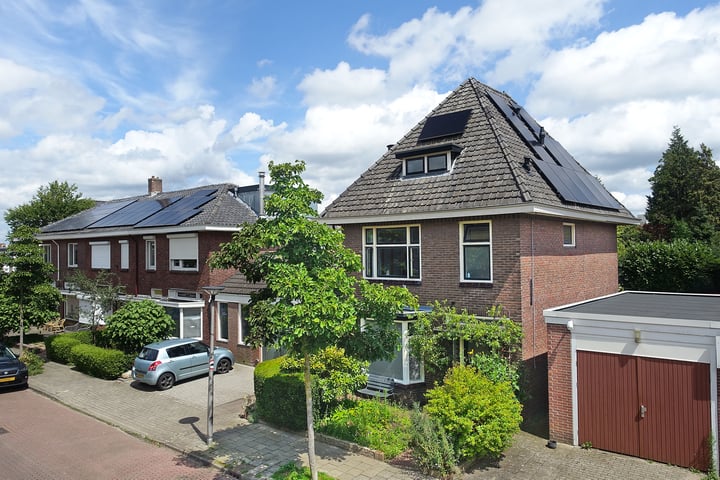 Bekijk foto 5 van Dr. Van Hoekstraat 2