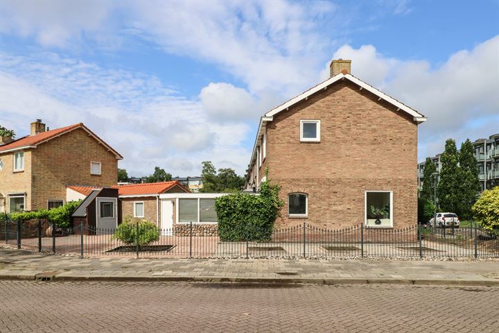 Bekijk foto 9 van Krijn van den Helmstraat 1