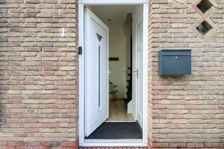 View photo 12 of Krijn van den Helmstraat 1