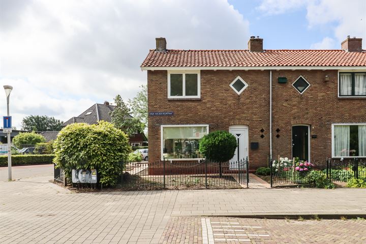 Bekijk foto 41 van Krijn van den Helmstraat 1