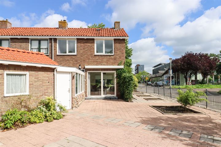 Bekijk foto 43 van Krijn van den Helmstraat 1