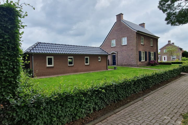 Bekijk foto 3 van Irenestraat 16