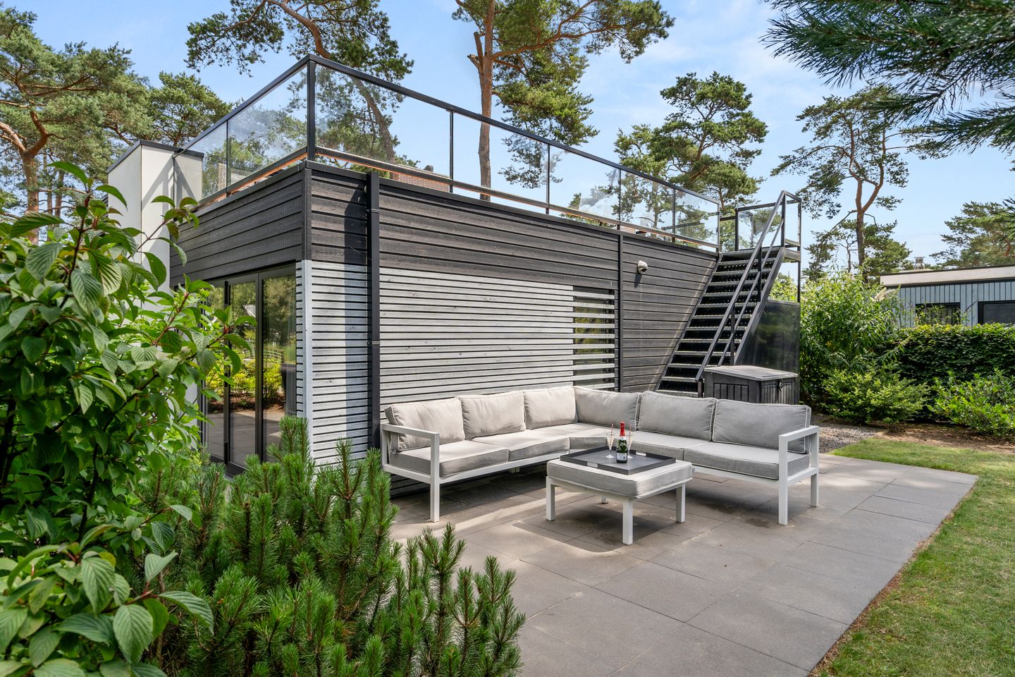 Foto 1 van Vijverlaan 1-JB29