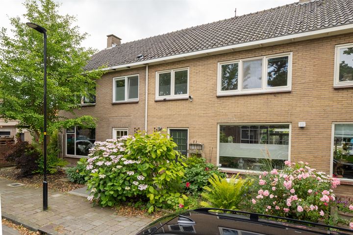 View photo 33 of van Oudesteynstraat 5