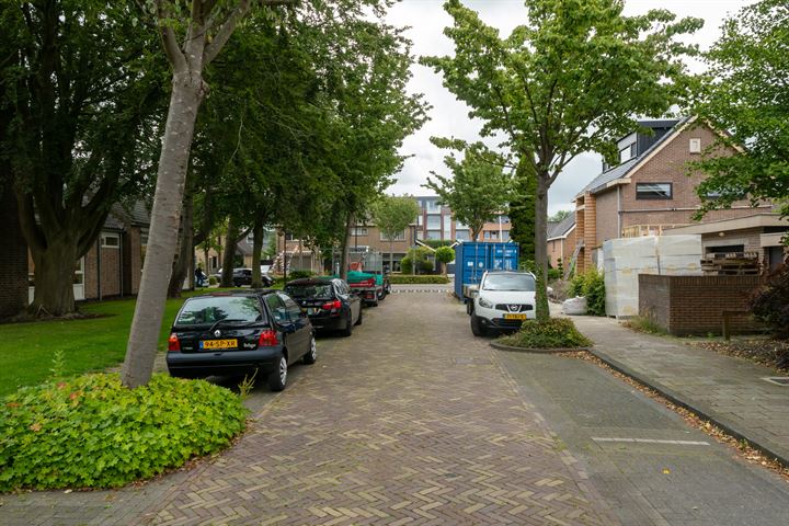 View photo 36 of van Oudesteynstraat 5