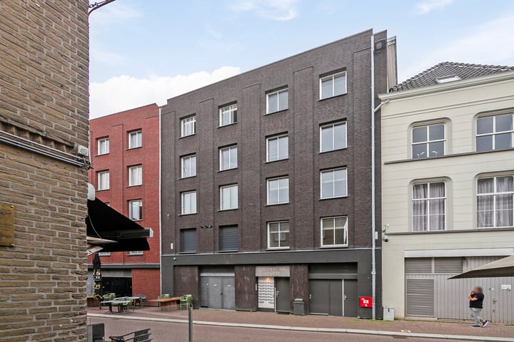 Bekijk foto 36 van Karrenstraat 45