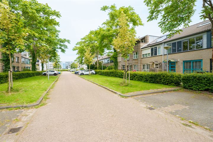 Bekijk foto 36 van Lucille Ballstraat 57