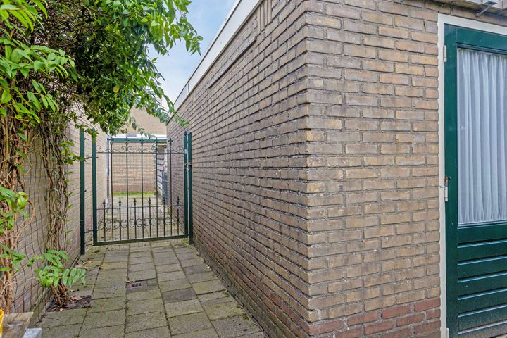 View photo 26 of Jan Vermeerstraat 5