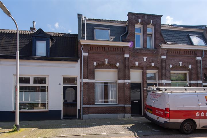 Bekijk foto 1 van Capucijnenstraat 60