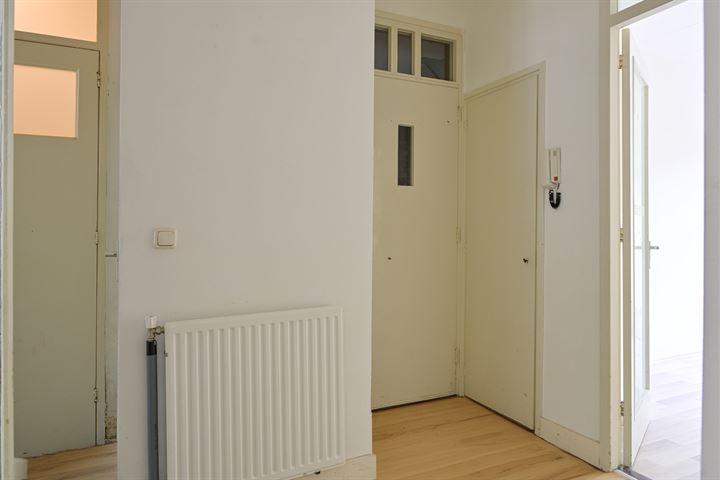 View photo 5 of Albert Verweystraat 9-A