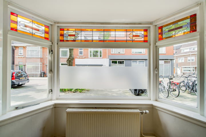 Bekijk foto 13 van Van Koetsveldstraat 9