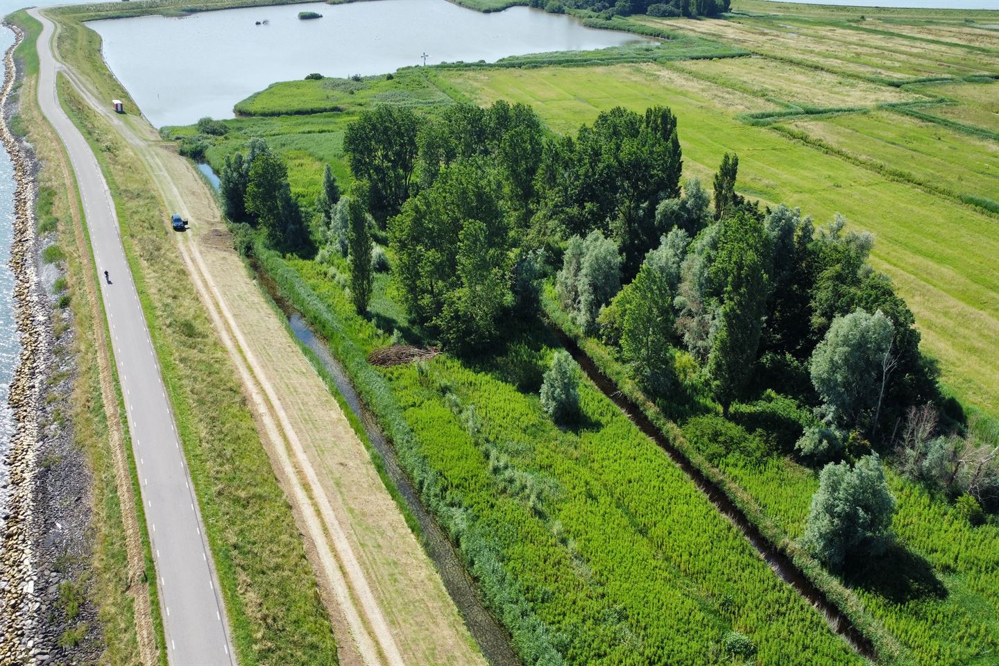 Bekijk foto 3 van Zuiderdijk