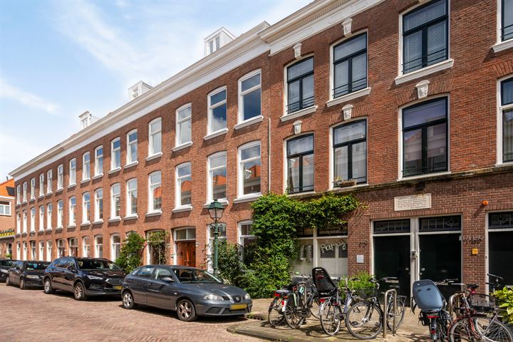 View photo 2 of Van Diemenstraat 177