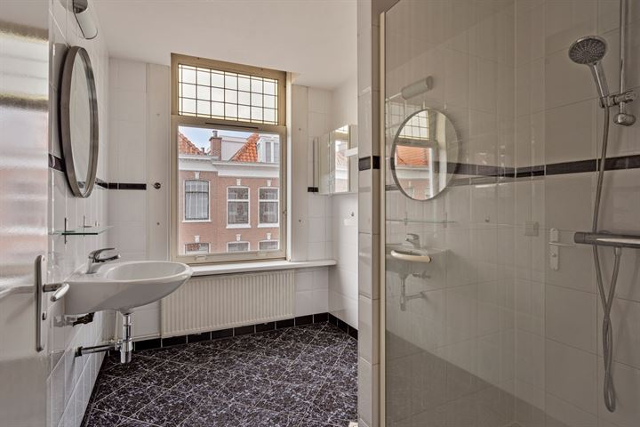 View photo 14 of Van Diemenstraat 177