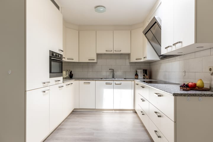 Foto 3 van Dorpsplein 2-G