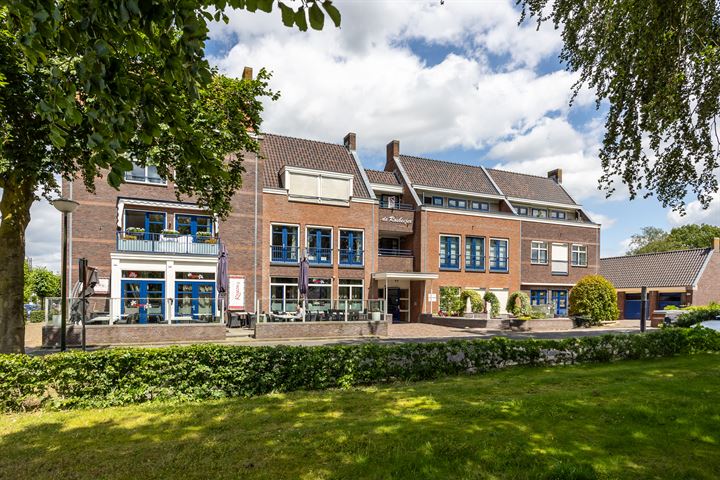 Bekijk foto 3 van Kloosterhof 9