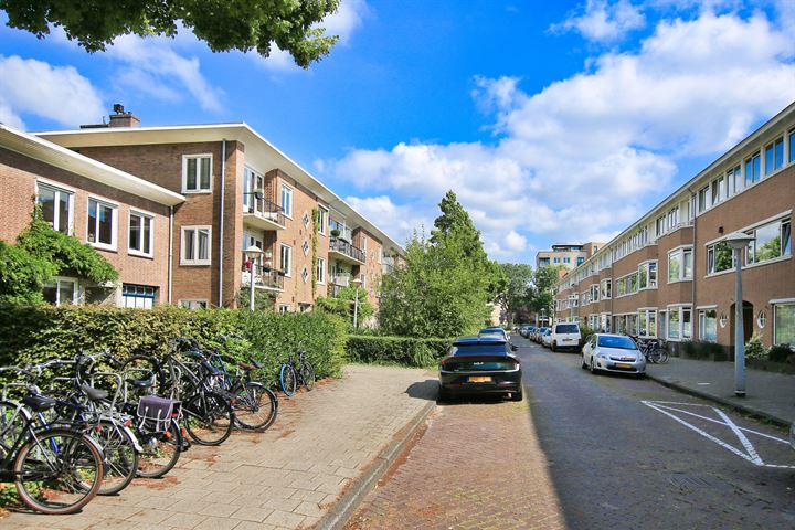 Bekijk foto 34 van Finsenstraat 3-2